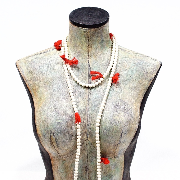 VTG 80's Long White Glass and Tassel Necklace - Picture 1 of 2